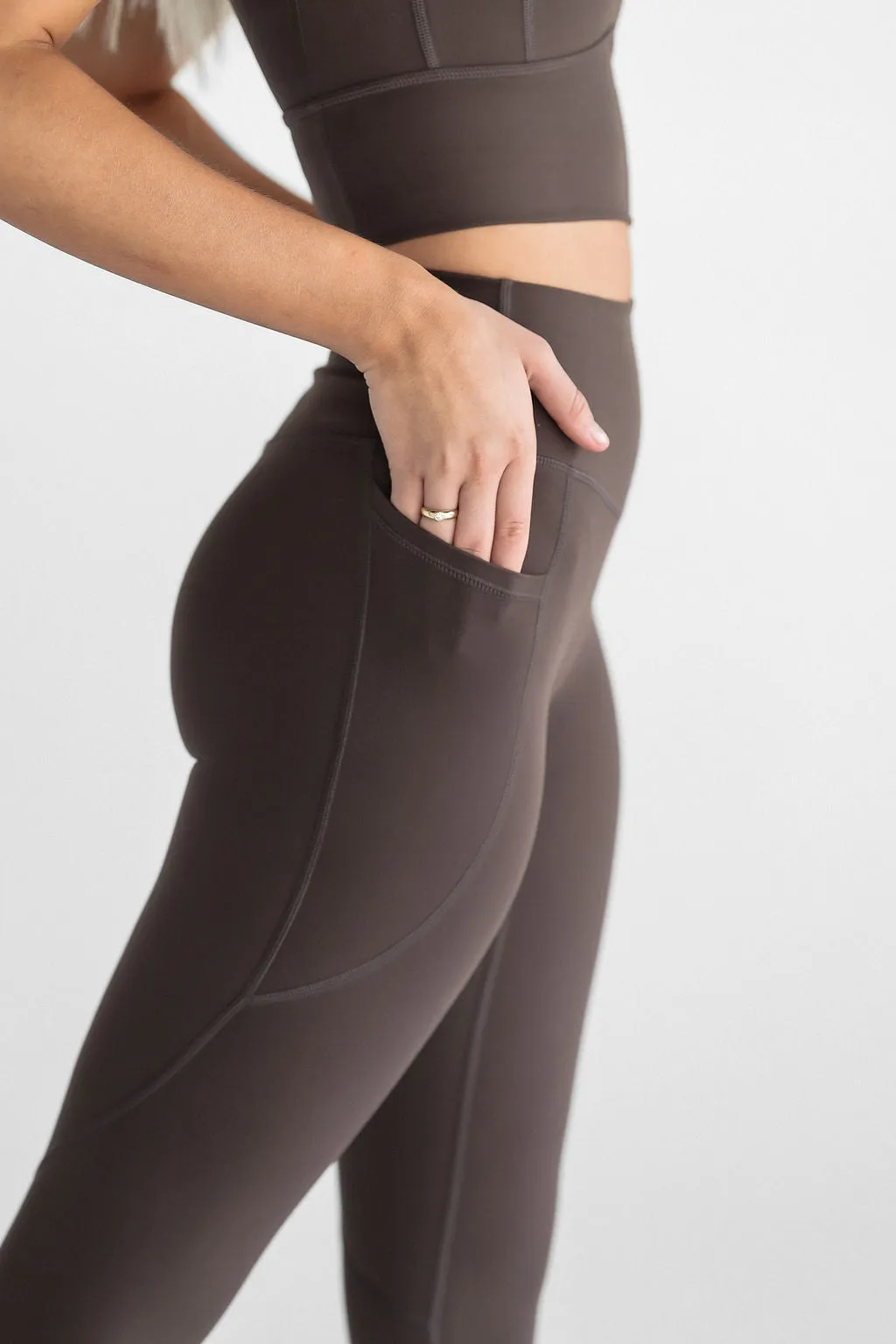 7/8 Pocket Leggings - Mocha