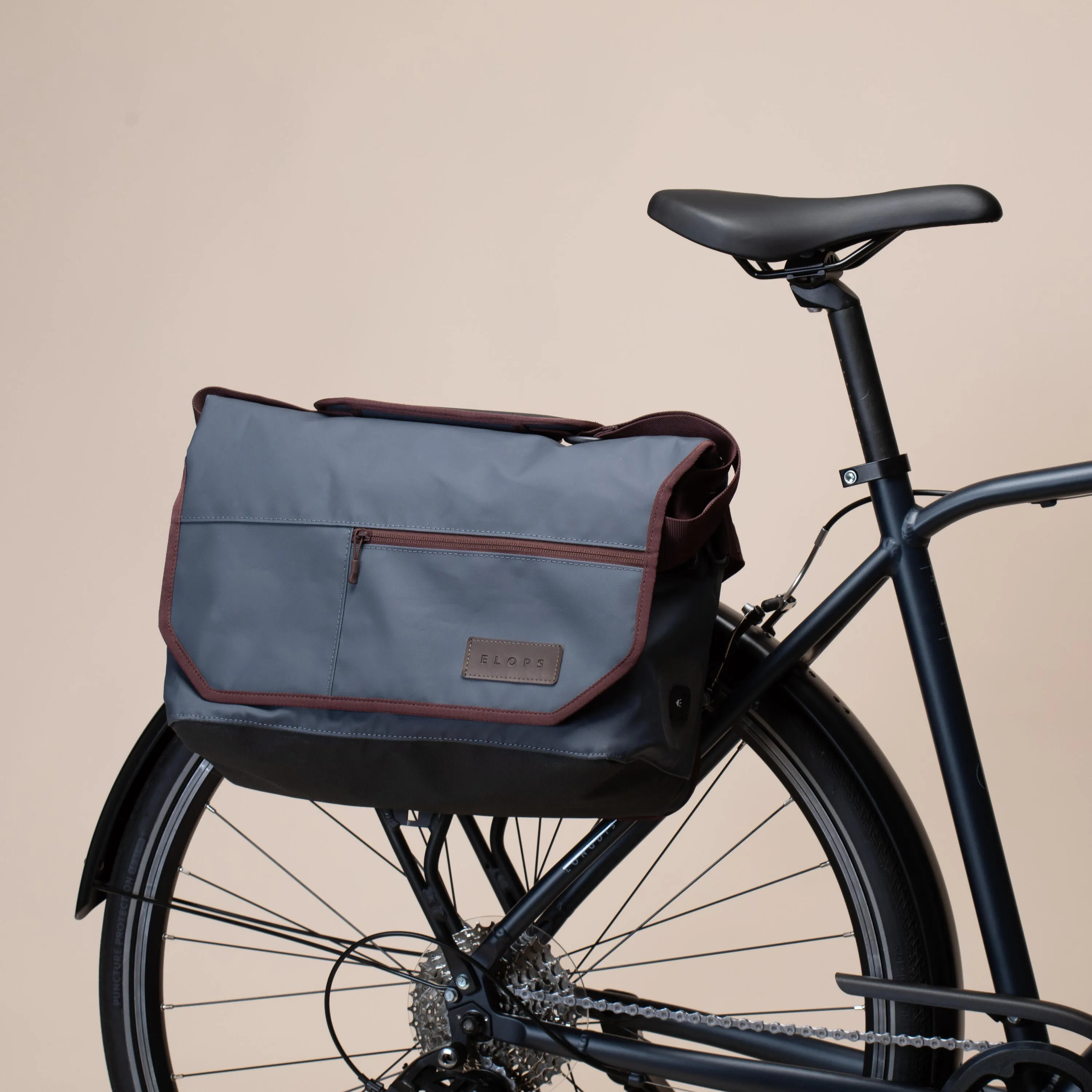 Bicycle bag Businessbag 500 15 l blue/brown ELOPS space gray/ebony