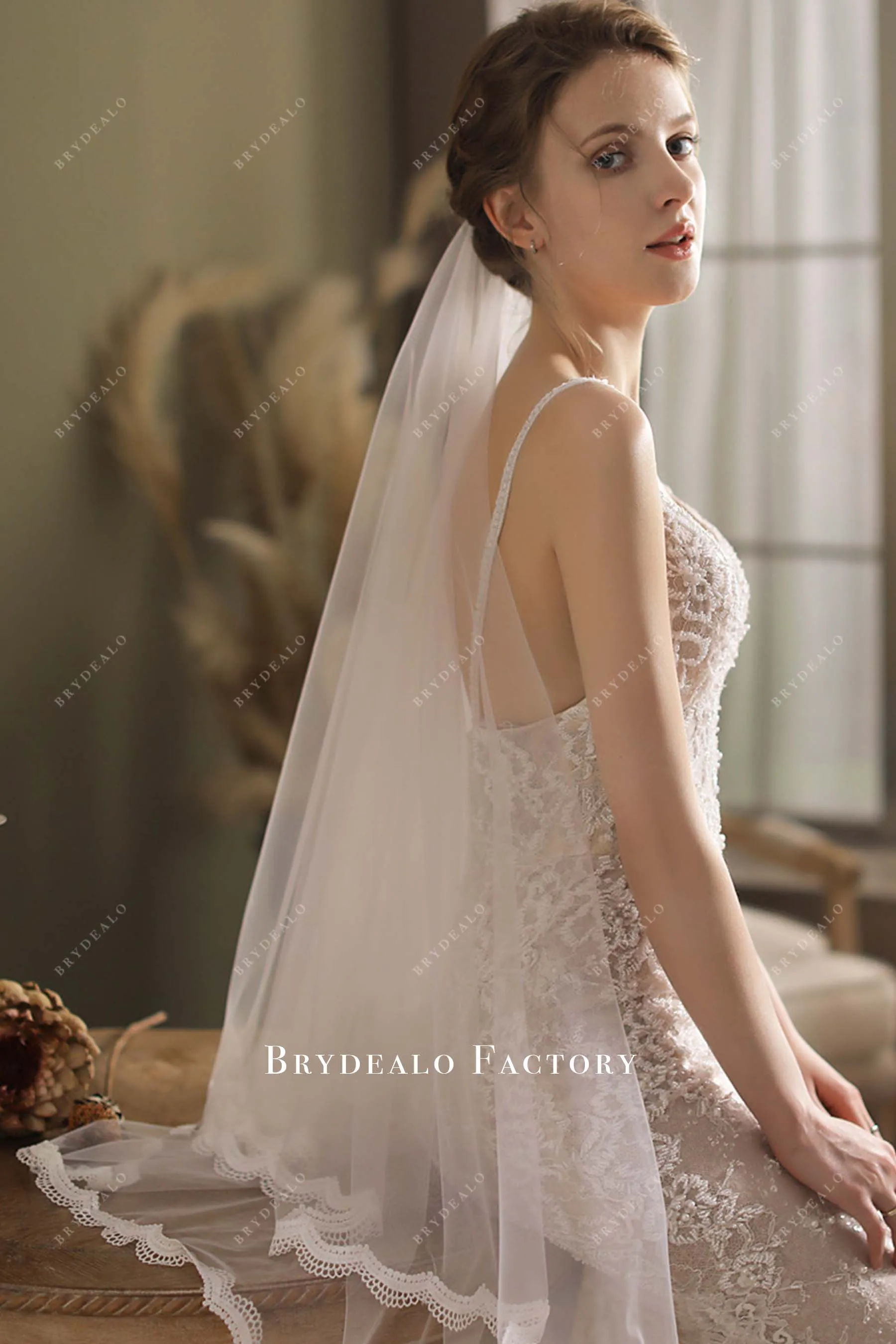 Elegant Light Ivory Fingertip Full Lace Edge Bridal Veil