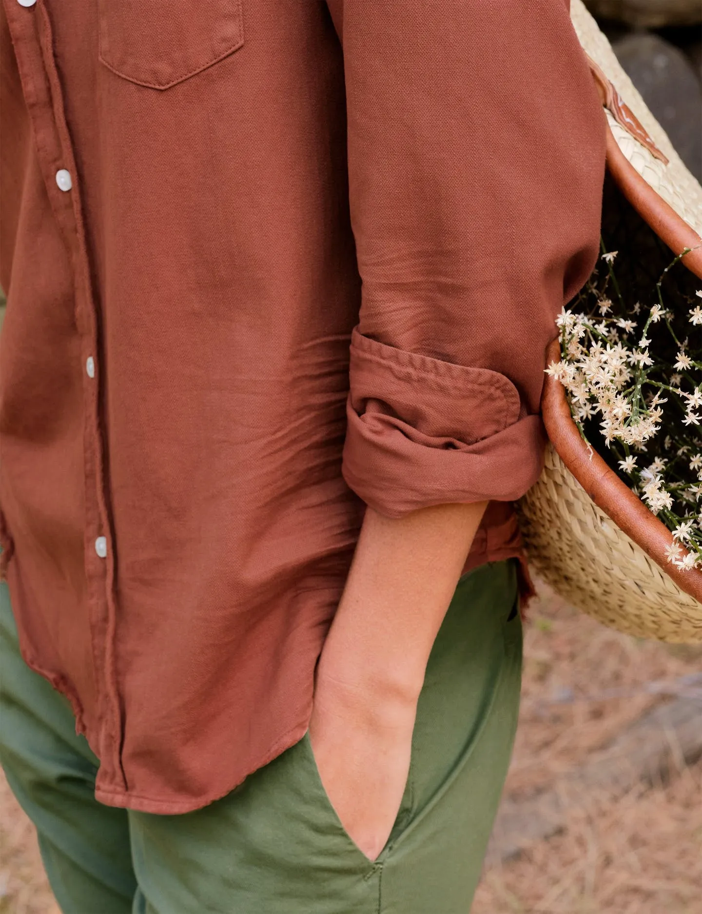 Frank & Eileen - Eileen Woven Button Up Shirt in Rosewood