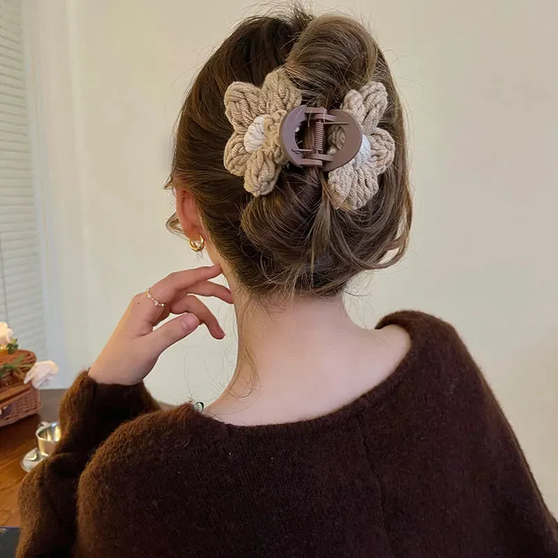 TEEK - Elegant Woolen Weave Flowers Hair Claw